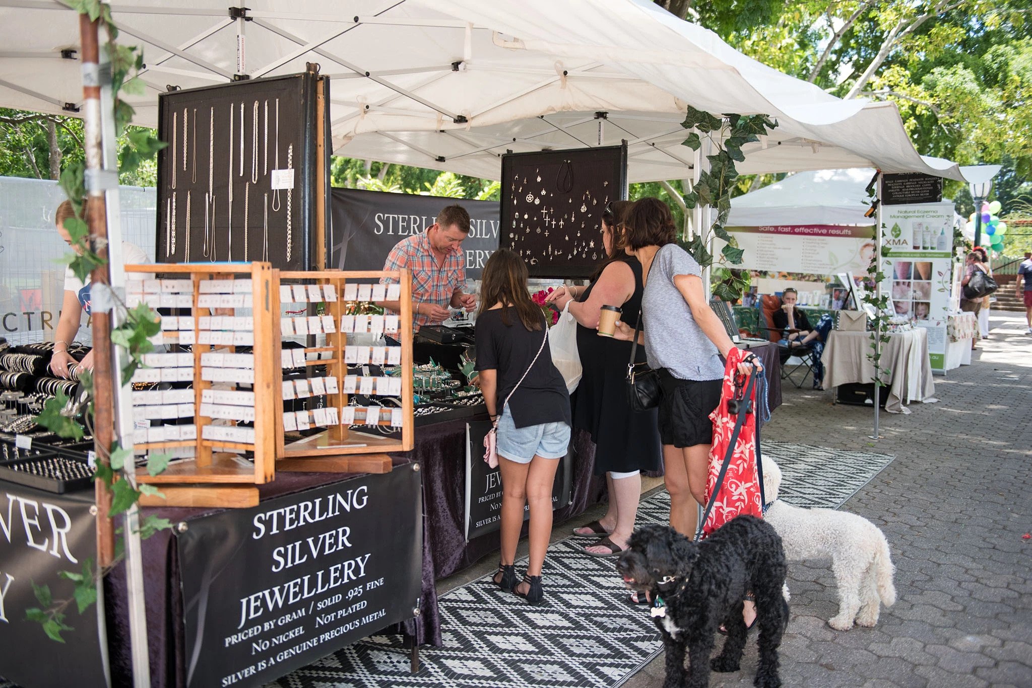 Brisbane Craft market - Stall Holders, Customers and Cute Dog